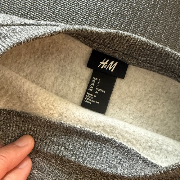 H&M The Weeknd Collection Gray Crewneck Men’s Size Small - Picture 5 of 5